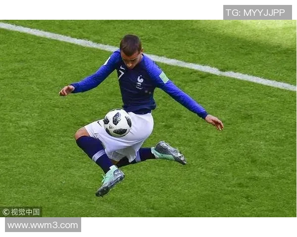 足球明星柯钊的职业生涯成就与个人魅力全解析